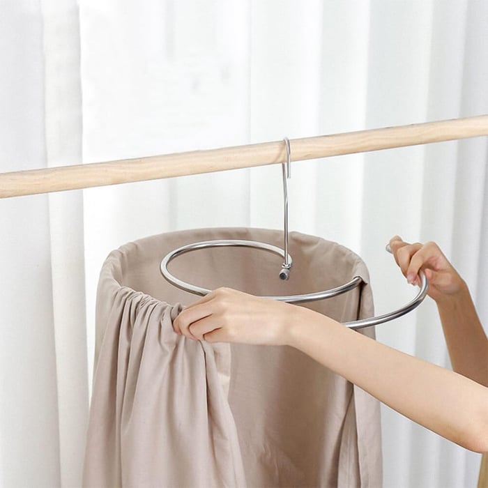 Spiral Sheet Hanger