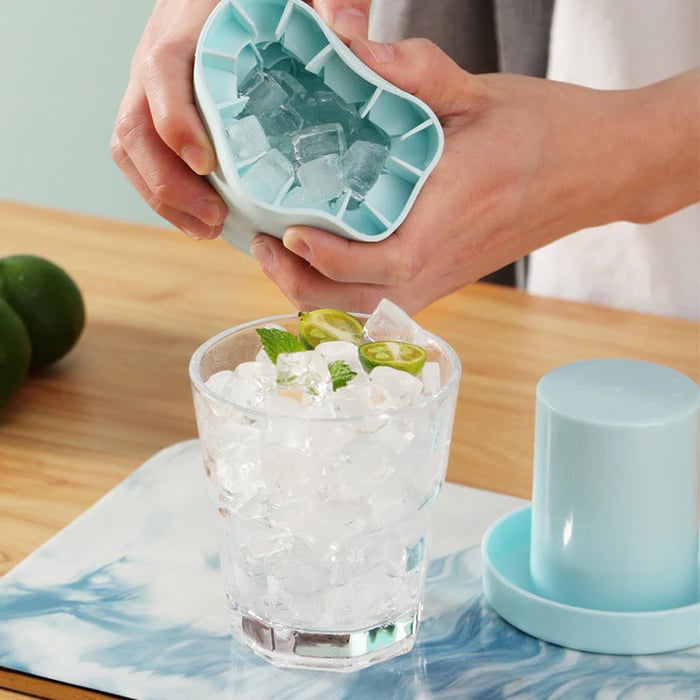 Cylindrical Silicone Ice Cube Tray