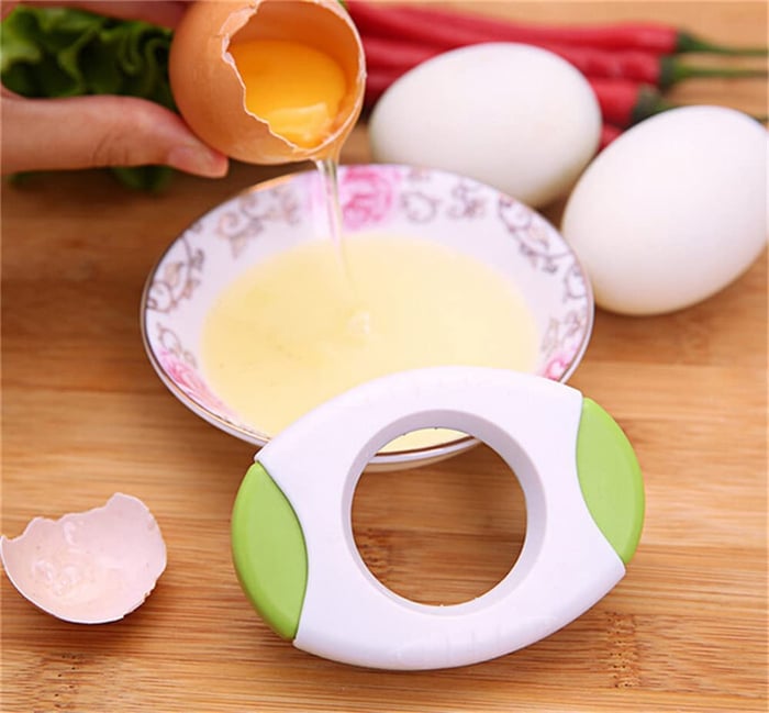 Egg shell opener